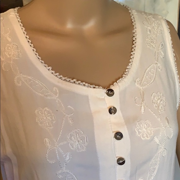 Simple button front Dress - Picture 4 of 5